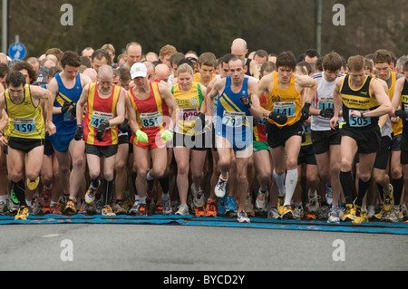 laufen Sie Läufer Läufer laufen Joggen Jogger Jogger Joggen Übung Ausübung körperlicher Betätigung fit Fitness halten halten Marathon ma Stockfoto