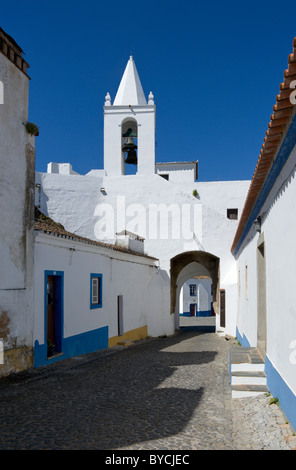 Portugal, Alentejo, Redondo Straßenszene Stockfoto