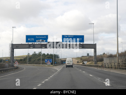 Fahrt auf Autobahn M27 in Hampshire UK Stockfoto