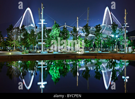 Nachtansicht des Olympia-Stadion von Athen, auch bekannt als "OAKA" und "Spyros Louis". Griechenland Stockfoto