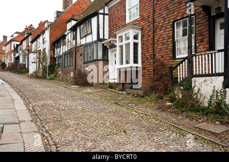 Vorderseite der alten Häuser In Mermaid Street Roggen East Sussex England Stockfoto