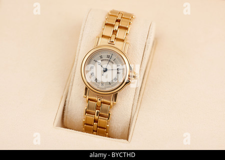 Breguet Marine Damen automatische Wicklung Gelb Gold 26 mm Armbanduhr mit Armband. Modell Ref. 8400 BA-12-A 40. Stockfoto