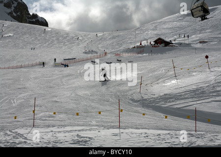 Skifahren auf den Pisten auf den Col Rodela Skifahrer in der Nähe von The Passo Sella Sellajoch Selva Val Gardena-Dolomiten-Italien Stockfoto