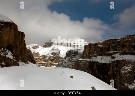 Westlichen Rand von der Gruppo Sella, Sella Gruppe und den Passo Sella, Sellajoch Wolkenstein Dolomiten Italien Stockfoto