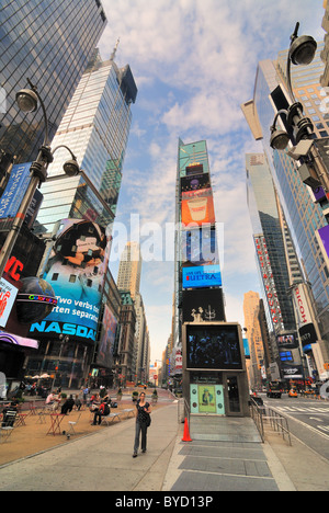 Berühmten Times Square New York City. 27. Juni 2010. Stockfoto