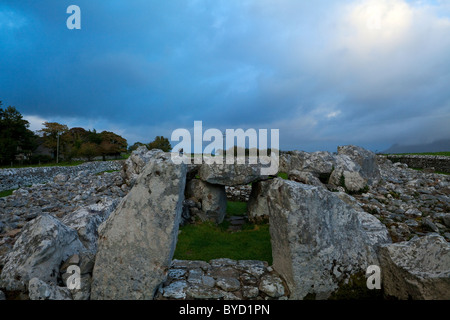 Creevykeel Court Tomb, gebaut rund 3, 000BC, in der Nähe von Cliffoney, County Sligo, Irland Stockfoto