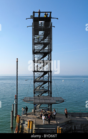 Aussichtsturm auf dem Bodensee, Hafen von Friedrichshafen, Baden-Württemberg, Deutschland, Europa Stockfoto