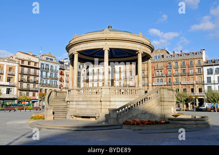 Pavillon, quadratische Plaza del Castillo, Pamplona, Navarra, Spanien, Europa Stockfoto