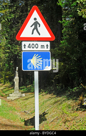 Jakobsmuschel, Symbol, Zeichen, Wallfahrt Bahnhof, Camino de Santiago oder Way of St. James, Roncesvalles, Orreaga, Pyrenäen, Navarra Stockfoto