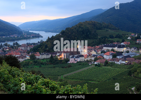 Spitz und Donau in der Abenddämmerung, Wachau, Waldviertel, Wald-Viertel, Niederösterreich, Österreich Stockfoto