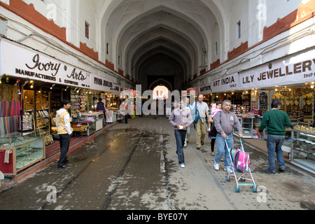 Chhatta Chowk, Bazar am Eingang, Red Fort, UNESCO-Weltkulturerbe, Delhi, Uttar Pradesh, Nordindien, Asien Stockfoto