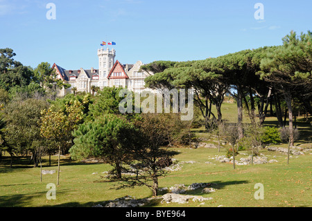 Park, Gebäude der Universität, die Universidad Internacional Menendez Pelayo, Santander, königlicher Palast, Palacio Real De La Magdalena Stockfoto