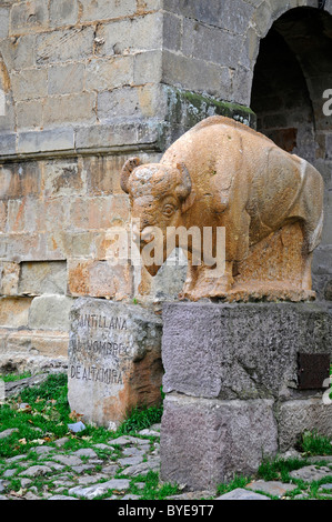 Buffalo, Skulptur, Santillana del Mar, mittelalterliche Stadt, historische Gebäude, Kantabrien, Spanien, Europa Stockfoto