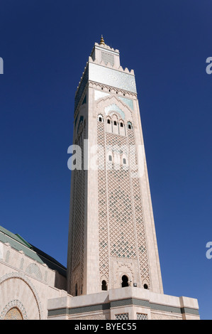 Minarett der Hassan II Moschee in Casablanca, Marokko, Nordafrika Stockfoto