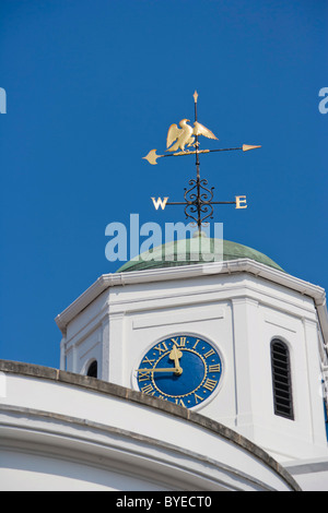 Uhr auf Barclays Bank building, Bridge Street, Stratford-upon-Avon, Warwickshire, England, Vereinigtes Königreich, Europa Stockfoto