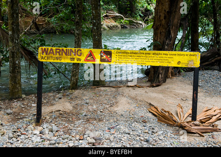 Krokodil-Warnschild Queensland Australien Stockfoto