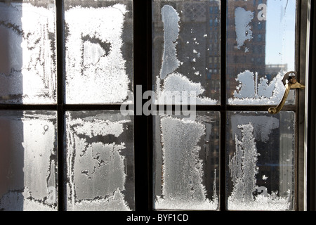 Eisige Casement-Fensterscheiben, NYC Stockfoto