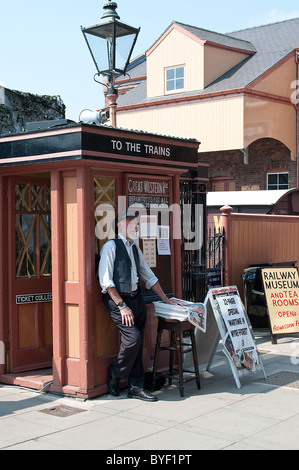 Zeitungskiosk in Bewdley Station auf der Severn Valley Railway Stockfoto