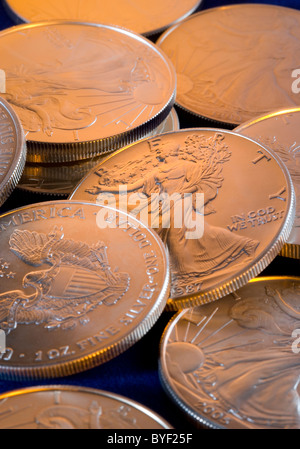 Mehrere 1 Unze Münzen uns Silber Eagle Anlagemünzen Stockfoto