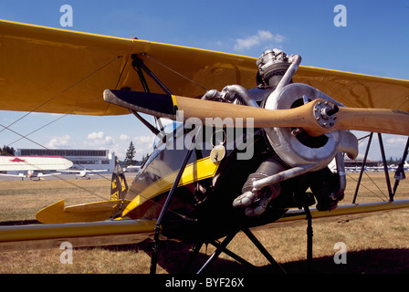 Waco INF 1930 Doppeldecker auf dem Display, Abbotsford International Airshow, BC, Britisch-Kolumbien, Kanada Stockfoto