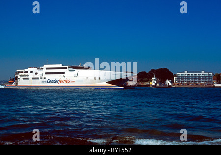 High Speed Ferry Condor Express verlassen Poole Harbour, Poole, Dorset Stockfoto