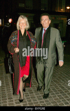 Robert Powell und Babs Powell Farewell-Party für die Neal Street Restaurant, italienische Küchenchef Antonio Carluccio, die im Besitz Stockfoto