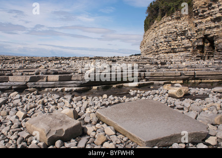 Kalkstein-Klippen und Strand, LLantwit major, wales Stockfoto