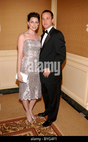 Rena Sofer und Ehemann 9. jährliche Costume Designers Guild Awards Gala Regent Beverly Wilshire Hotel Beverly Hills, Kalifornien Stockfoto