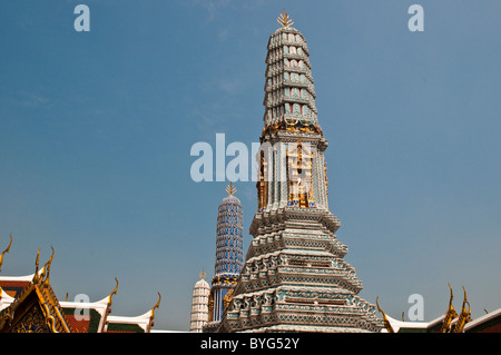 Chedis, die königliche Pantheon, Wat Phra Kaeo, Grand Palace, Bangkok, Thailand Stockfoto