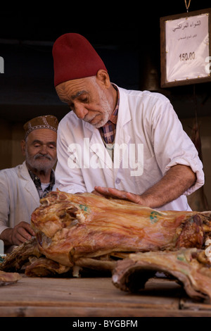Verkauf von Mechoui in den Souks, Marrakech Medina, Marokko, Nordafrika Stockfoto