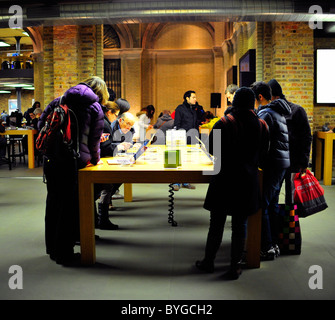 Apple Store in Covent Garden in London Stockfoto