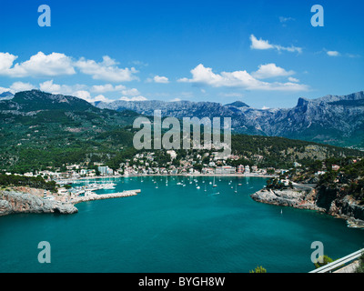 Spanien, Mallorca, Segelboote in der Bucht Stockfoto