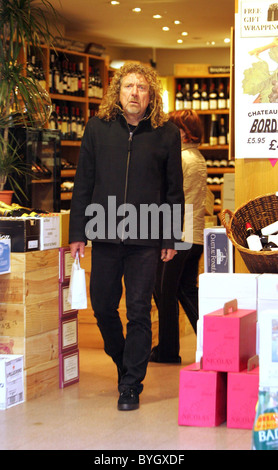 Robert Plant besucht seine lokale Schnaps London, England - 23.03.07 Stockfoto