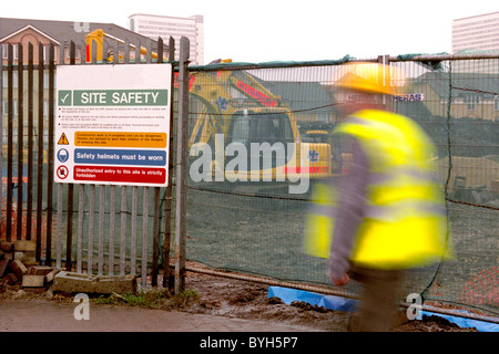 Übergangsstandort Fechten Sicherheit Anzeichen vorbei Arbeitskraft. Stockfoto