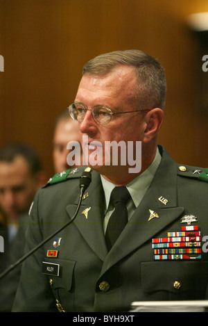 Generalleutnant Kevin Kiley, der US-Army Surgeon General, zeugt von einer Anhörung des Senate Armed Services Committee. Verteidigung Stockfoto