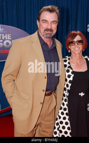 Tom Selleck und Familie Los Angeles Premiere von "Meet the Robinsons", gehalten am El Capitan Theater Los Angeles, Kalifornien- Stockfoto