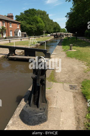 Kanalschleuse an Fradley Verzweigung in Staffordshire auf dem Trent und Mersey Kanal Stockfoto