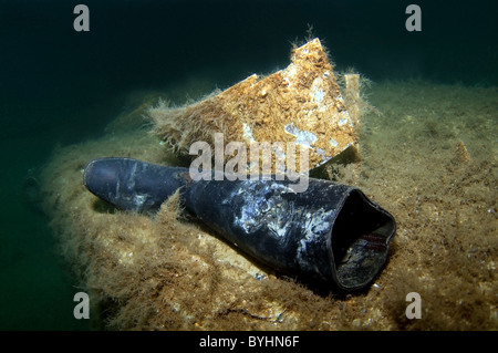 Soldat der Stiefel auf dem Wrack Flugzeug deutschen Junkers 'Ju-52", Schwarzes Meer, Odessa, Ukraine Stockfoto