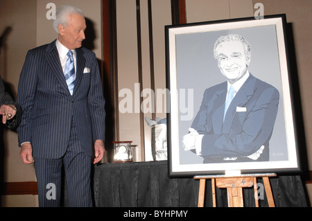 Siebzehn Emmy Award-Winning TV-Game-Show host Bob Barker Hollywood Chamber Of Commerce 86. jährlichen Officer Stockfoto