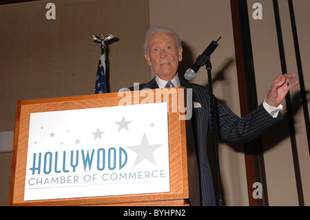 Siebzehn Emmy Award-Winning TV-Game-Show host Bob Barker Hollywood Chamber Of Commerce 86. jährlichen Officer Stockfoto