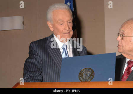 Siebzehn Emmy Award-Winning TV-Game-Show host Bob Barker Hollywood Chamber Of Commerce 86. jährlichen Officer Stockfoto