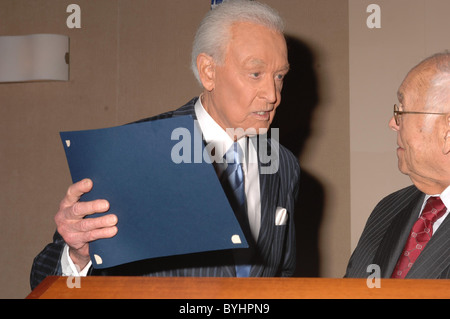 Siebzehn Emmy Award-Winning TV-Game-Show host Bob Barker Hollywood Chamber Of Commerce 86. jährlichen Officer Stockfoto