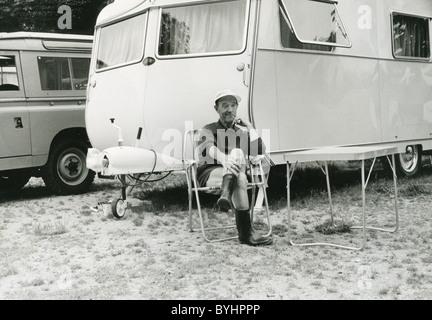 STAN LAUREL (1890-1965) englische Komödie Schauspieler, die mit Oliver Hardy, hier im Urlaub in Frankreich etwa 1960 arbeiteten Stockfoto