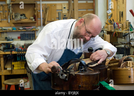 Ein Klavier und musikalische Instrumentenmacher Stockfoto