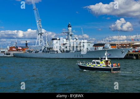 Die Royal Navy Typ 23 (Duke-Klasse) Fregatte HMS RICHMOND in Portsmouth, England, Vereinigtes Königreich. Stockfoto