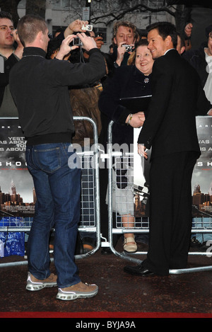 Mark Wahlberg posiert für Fotos UK Film-Premiere von "Shooter" im Odeon West End - Ankünfte London, England- Stockfoto