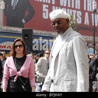 Samuel Jackson Halle Berry erhält einen Stern auf dem Hollywood Walk of Fame, statt vor dem Kodak Theatre Hollywood, Kalifornien Stockfoto