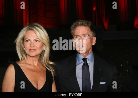 Cornelia Guest und Calvin Klein Vanity Fair 2007 Tribeca Film Festival-Party am Gerichtsgebäude - Ankunft New York City, USA- Stockfoto