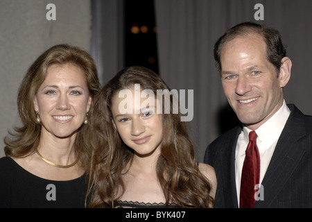 Elliot Spitzer mit Frau und Tochter NYC Jugendliche Hilfe "Operation Smile" feiern 25 Jahre des Lächelns auf das World Trade Center Stockfoto