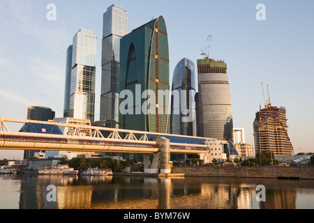 Türme des neuen Geschäftszentrums bei Sonnenaufgang, Moskau, Russland Stockfoto